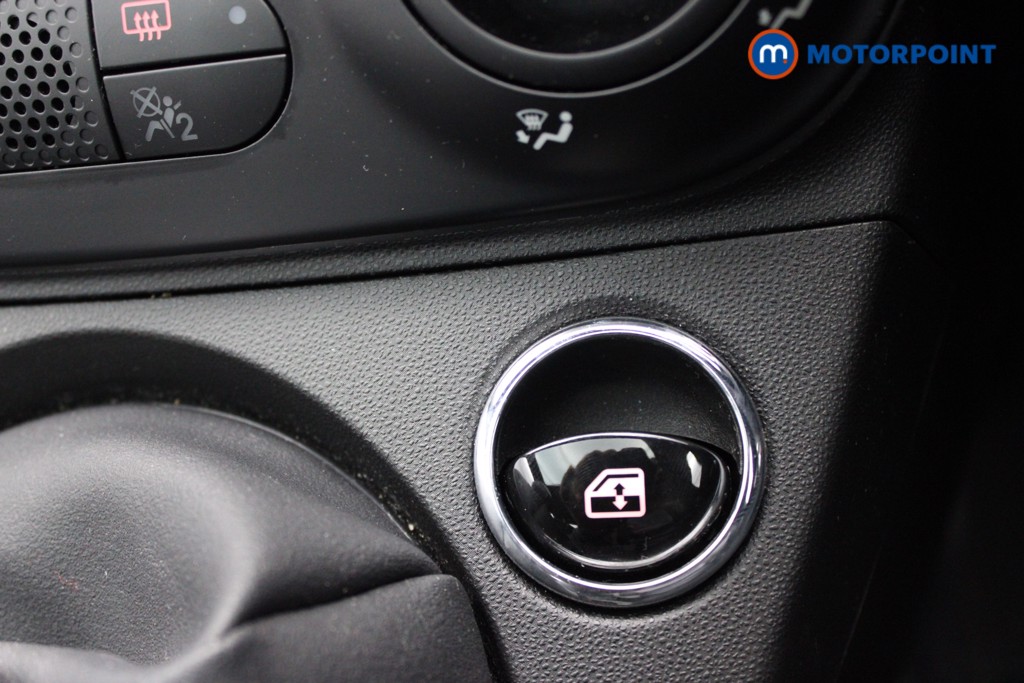 Fiat 500 Lounge Manual Petrol-Electric Hybrid Hatchback - Stock Number (1552914) - 10th supplementary image