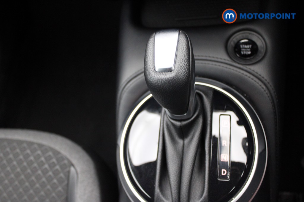 Nissan Juke N-Connecta Automatic Petrol SUV - Stock Number (1553913) - 10th supplementary image