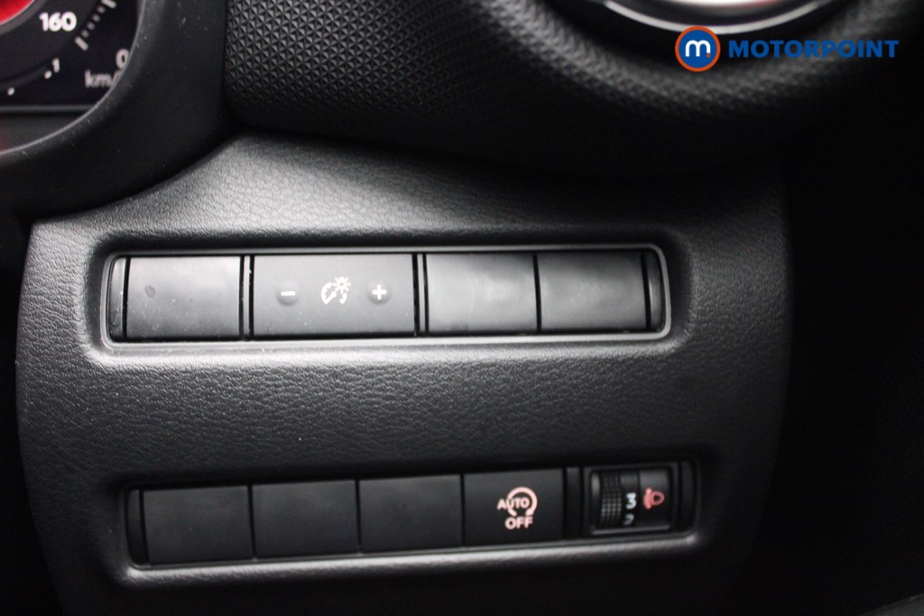 Nissan Juke N-Connecta Automatic Petrol SUV - Stock Number (1553913) - 15th supplementary image