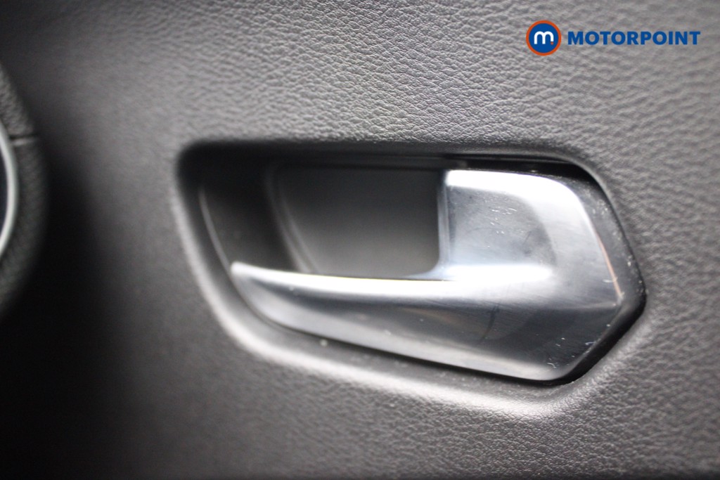 Nissan Juke N-Connecta Automatic Petrol SUV - Stock Number (1553913) - 16th supplementary image