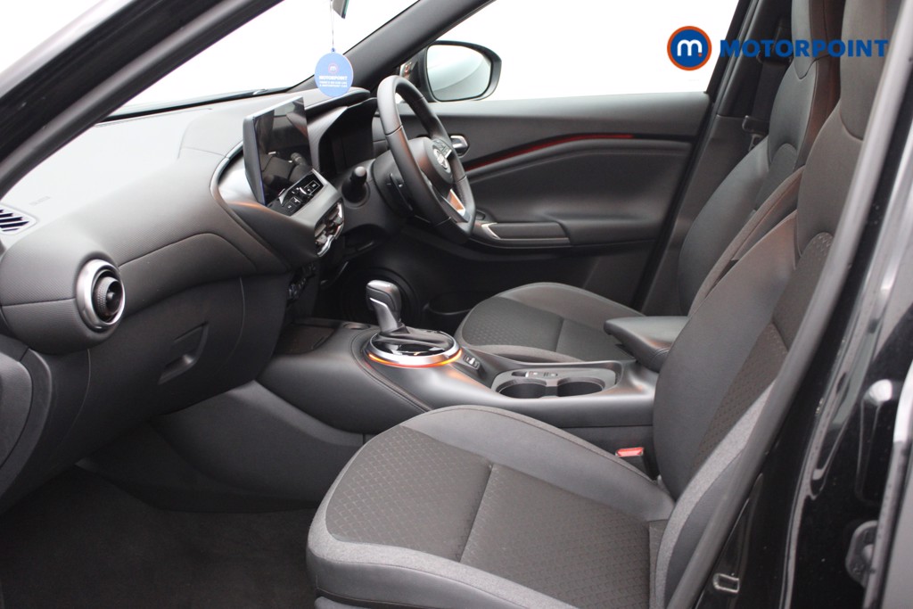 Nissan Juke N-Connecta Automatic Petrol SUV - Stock Number (1553913) - 1st supplementary image