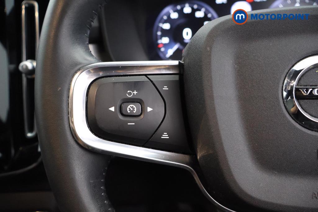 Volvo Xc40 Momentum Manual Petrol SUV - Stock Number (1555116) - 2nd supplementary image