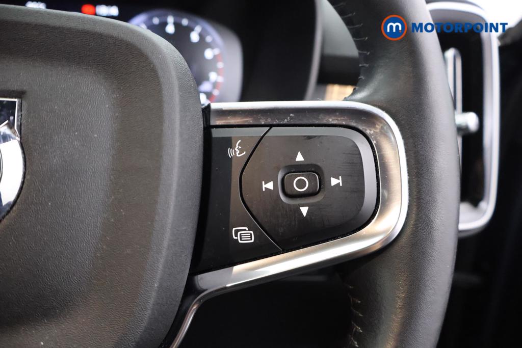 Volvo Xc40 Momentum Manual Petrol SUV - Stock Number (1555116) - 3rd supplementary image