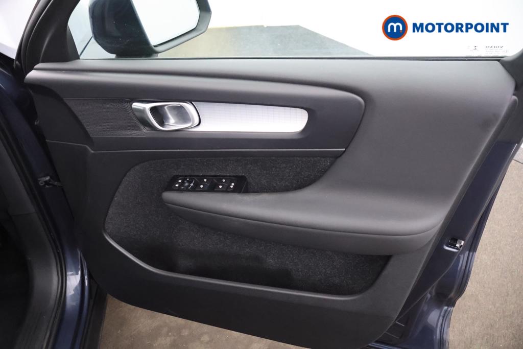 Volvo Xc40 Momentum Manual Petrol SUV - Stock Number (1555116) - 8th supplementary image