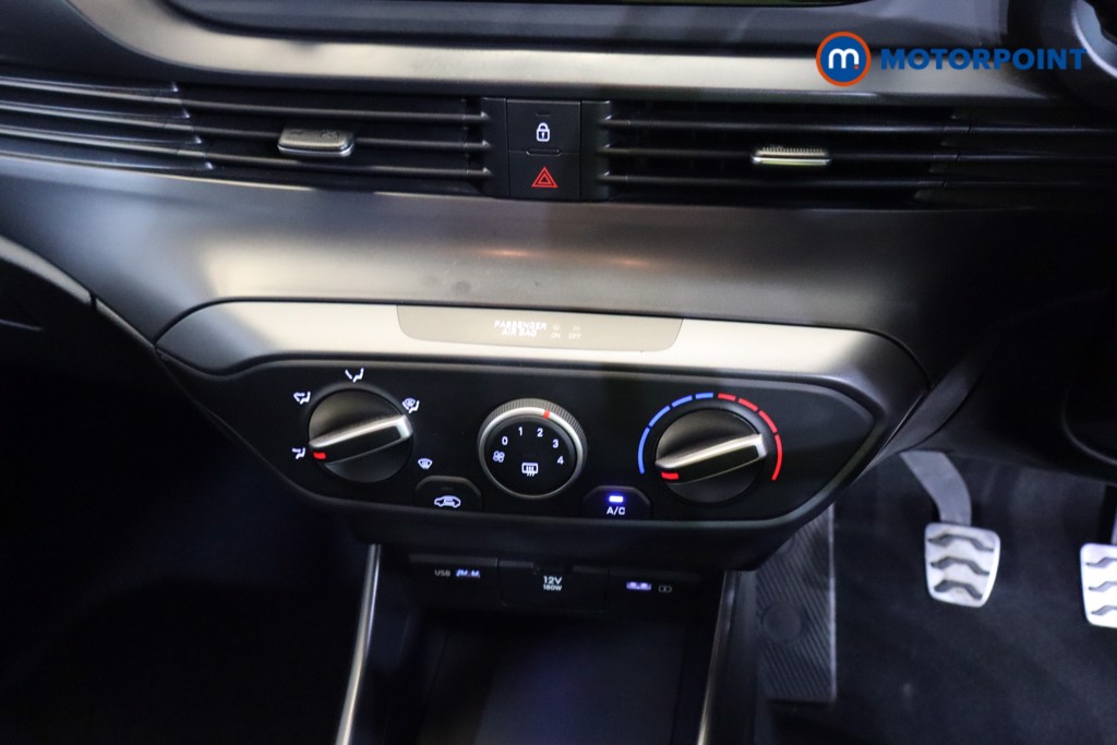 Hyundai Bayon Se Connect Manual Petrol-Electric Hybrid SUV - Stock Number (1556302) - 6th supplementary image