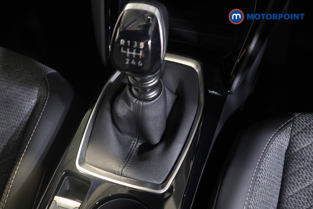 Peugeot 2008 Allure Manual Petrol SUV - Stock Number (1558329) - 8th supplementary image