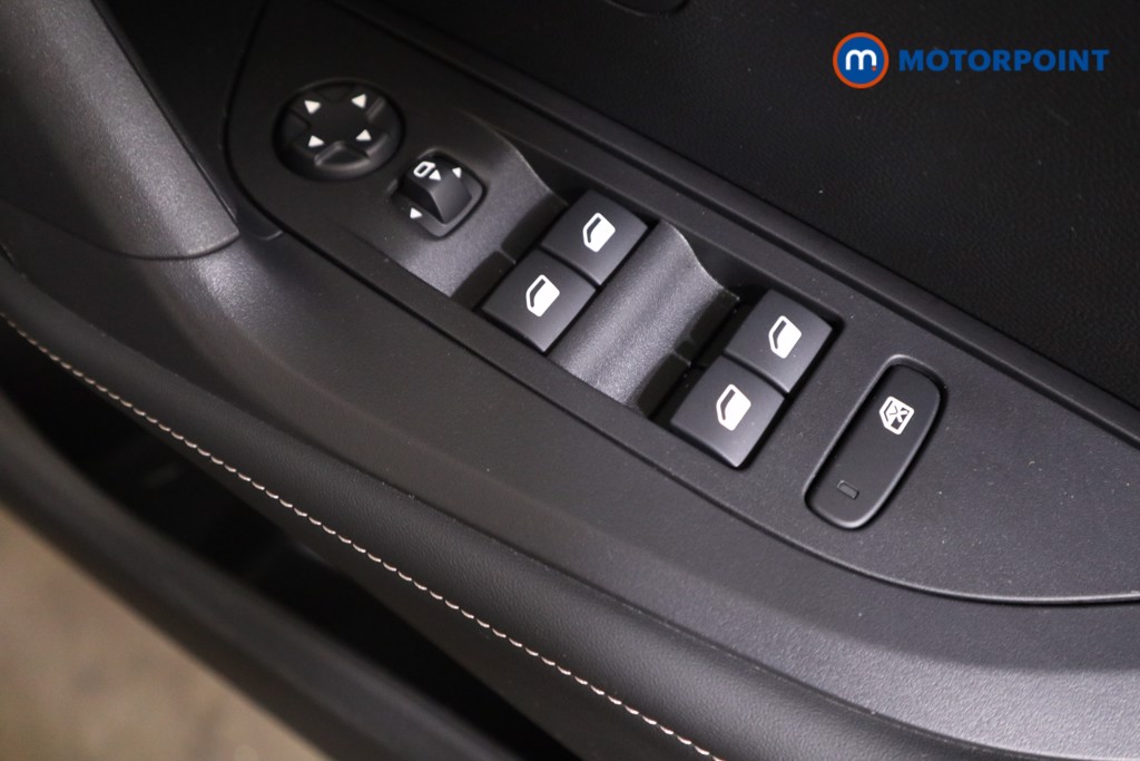 Peugeot 2008 Allure Manual Petrol SUV - Stock Number (1558329) - 9th supplementary image