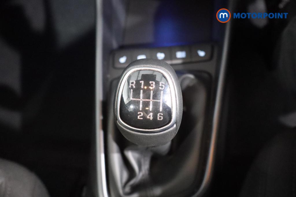 Hyundai I20 Premium Manual Petrol Hatchback - Stock Number (1558405) - 4th supplementary image