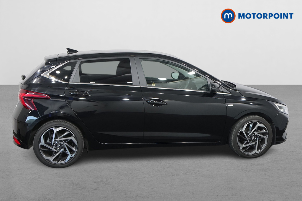Hyundai I20 Premium Manual Petrol Hatchback - Stock Number (1558405) - Drivers side