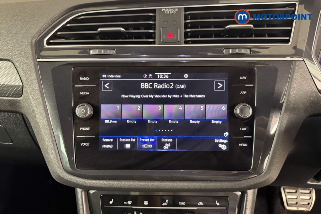 Volkswagen Tiguan R-Line Automatic Petrol SUV - Stock Number (1558710) - 2nd supplementary image