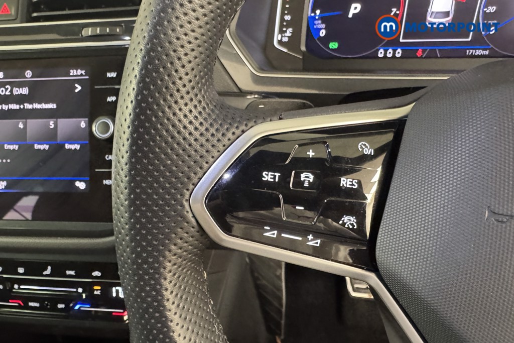 Volkswagen Tiguan R-Line Automatic Petrol SUV - Stock Number (1558710) - 12th supplementary image