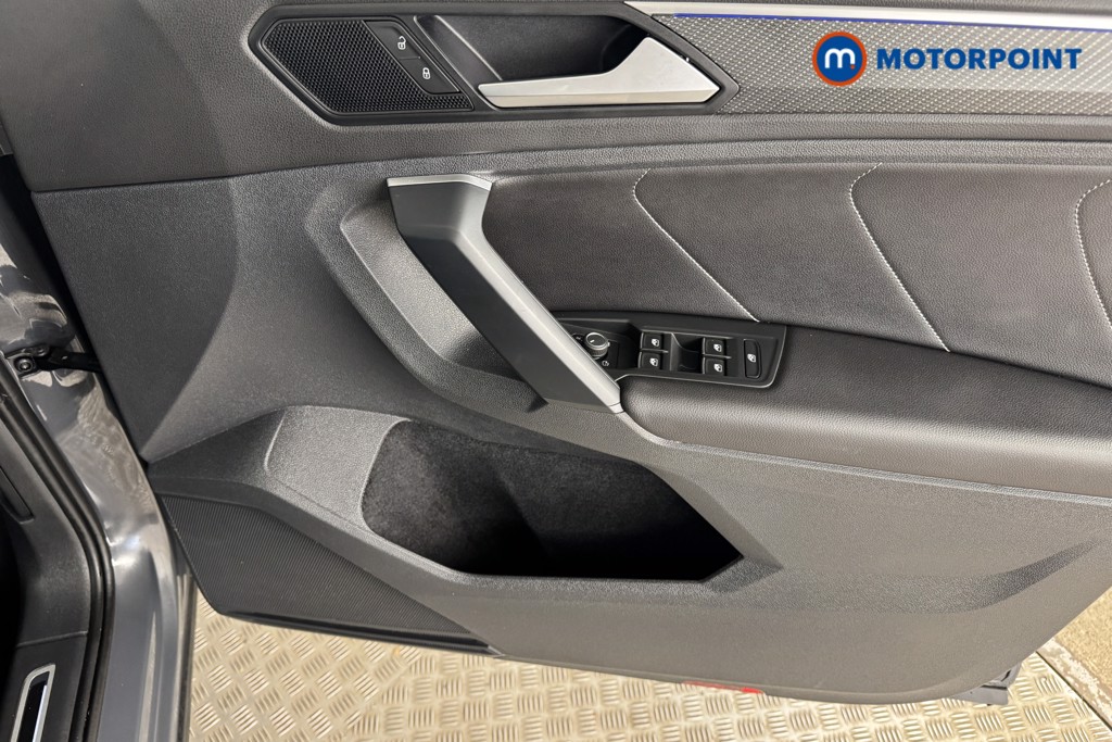 Volkswagen Tiguan R-Line Automatic Petrol SUV - Stock Number (1558710) - 14th supplementary image