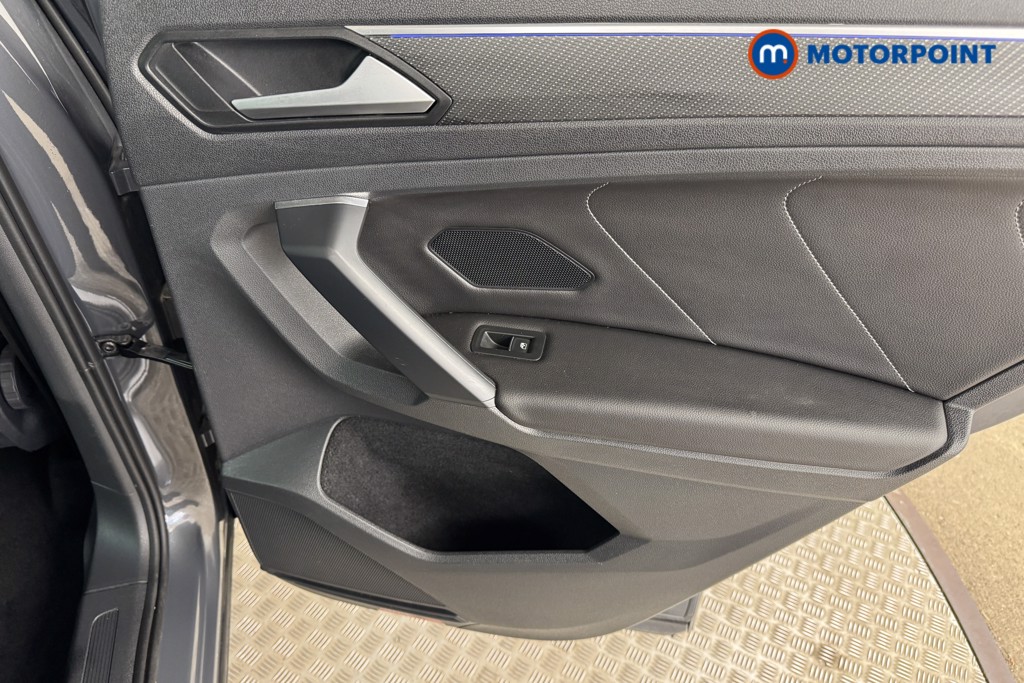 Volkswagen Tiguan R-Line Automatic Petrol SUV - Stock Number (1558710) - 15th supplementary image