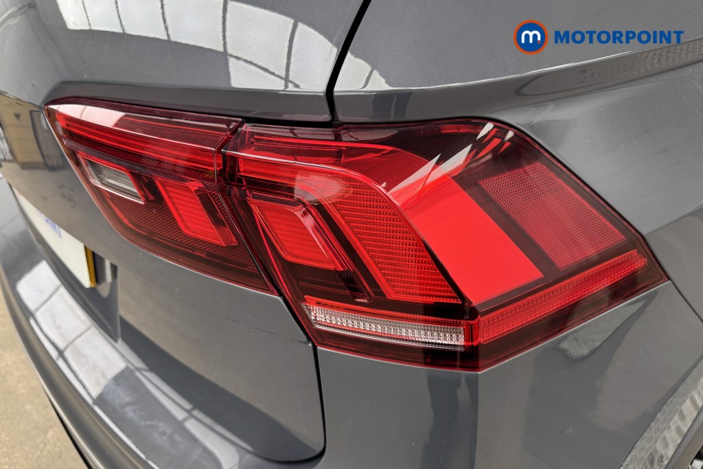 Volkswagen Tiguan R-Line Automatic Petrol SUV - Stock Number (1558710) - 17th supplementary image
