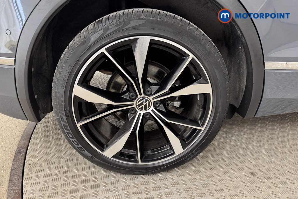Volkswagen Tiguan R-Line Automatic Petrol SUV - Stock Number (1558710) - 19th supplementary image