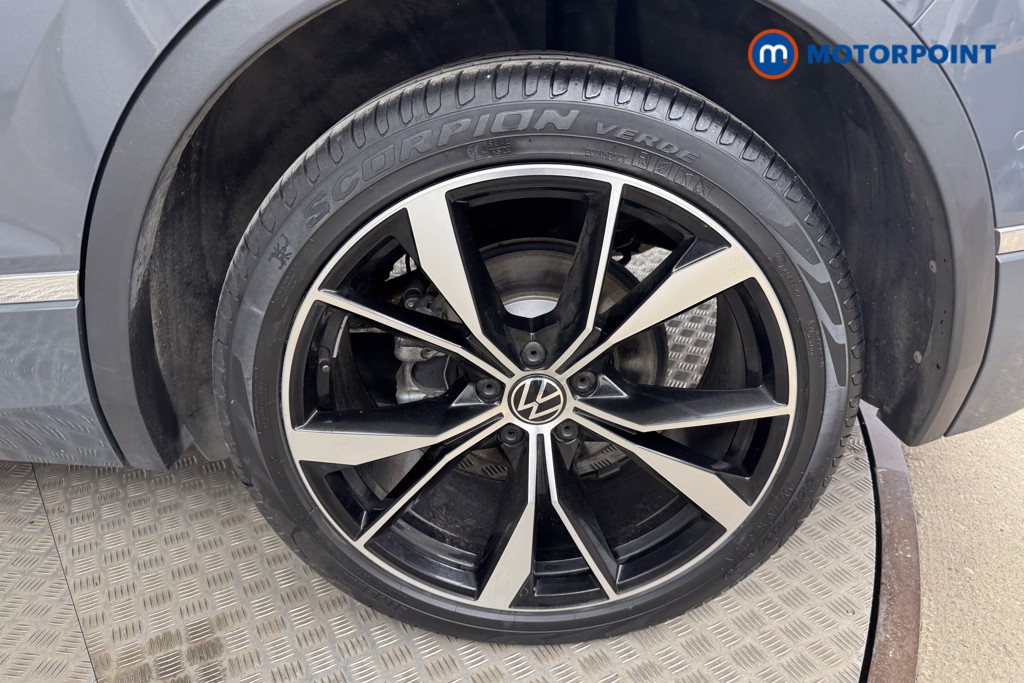 Volkswagen Tiguan R-Line Automatic Petrol SUV - Stock Number (1558710) - 22nd supplementary image