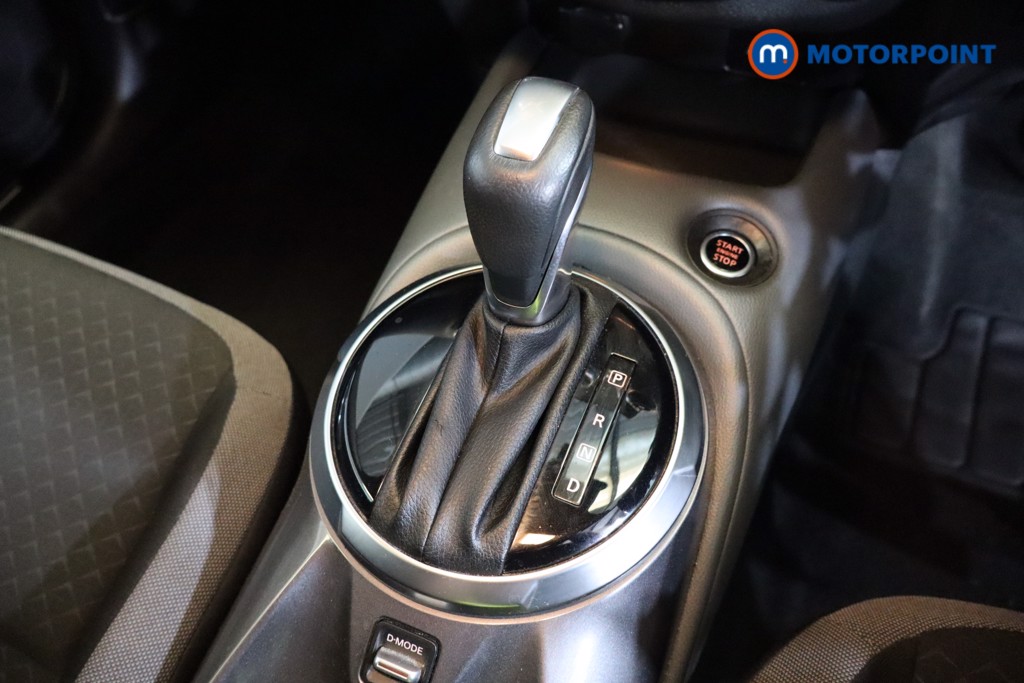 Nissan Juke N-Connecta Automatic Petrol SUV - Stock Number (1558944) - 8th supplementary image