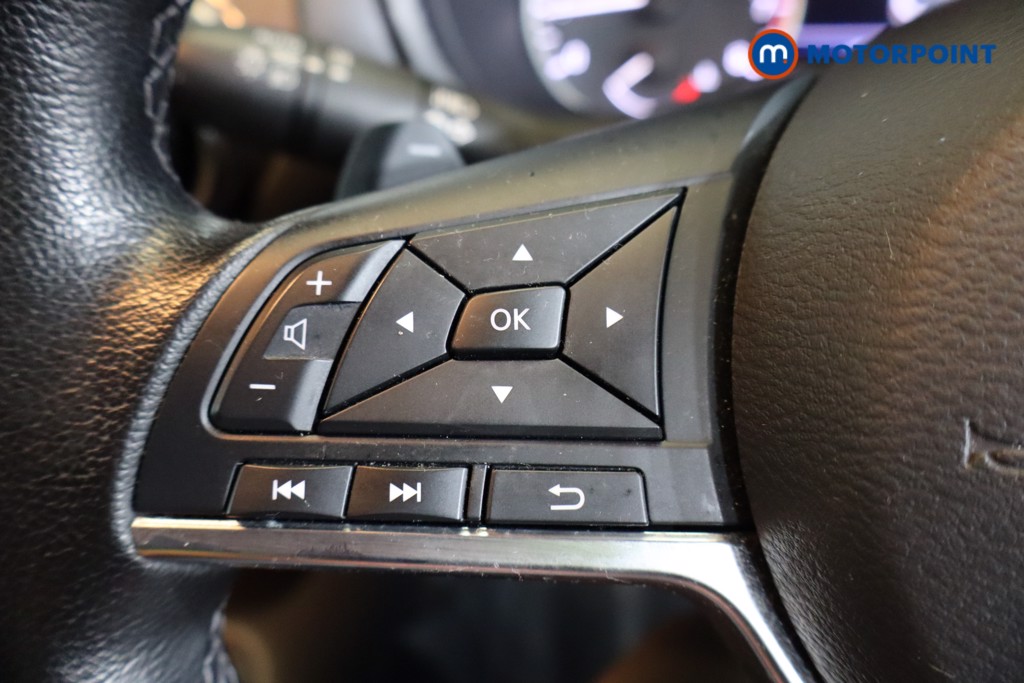 Nissan Juke N-Connecta Automatic Petrol SUV - Stock Number (1558944) - 9th supplementary image