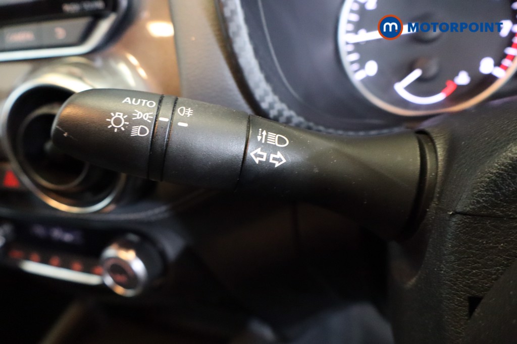 Nissan Juke N-Connecta Automatic Petrol SUV - Stock Number (1558944) - 11th supplementary image