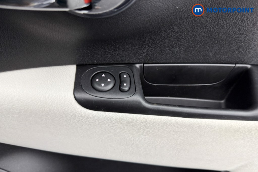Fiat 500 Dolcevita Manual Petrol-Electric Hybrid Hatchback - Stock Number (1559453) - 13th supplementary image