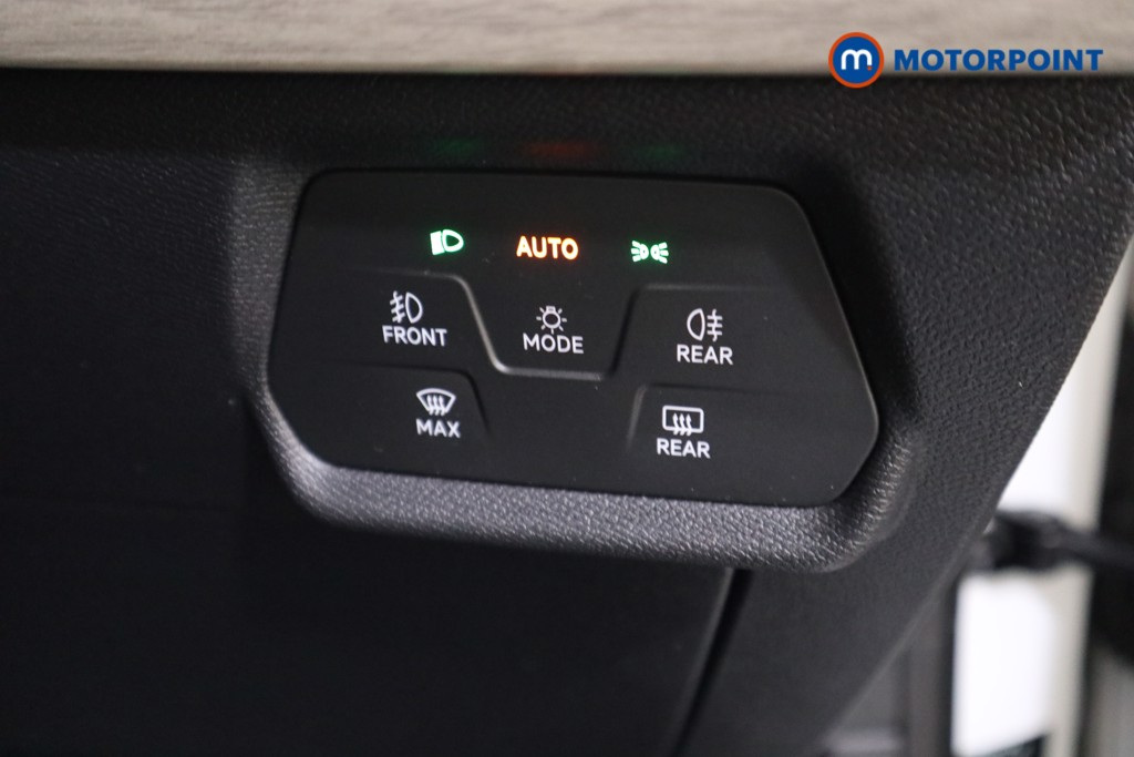 Seat Leon Xcellence Automatic Petrol Hatchback - Stock Number (1559778) - 8th supplementary image