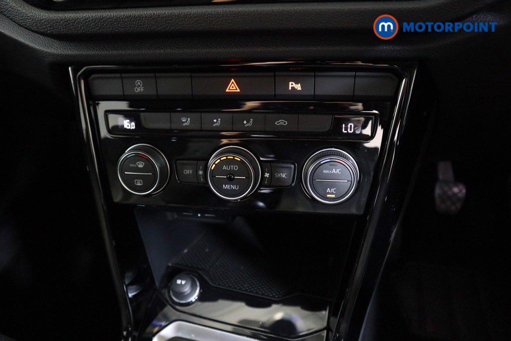 Volkswagen T-Roc Black Edition Manual Petrol SUV - Stock Number (1559937) - 7th supplementary image