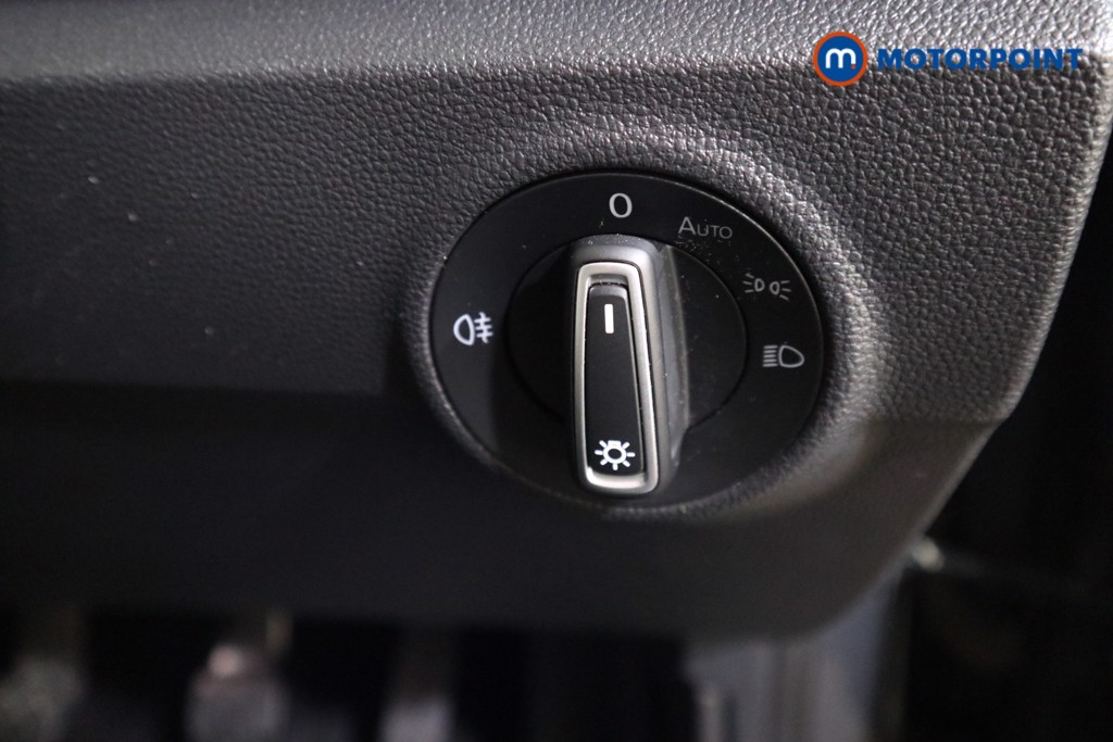Volkswagen T-Roc Black Edition Manual Petrol SUV - Stock Number (1559937) - 9th supplementary image