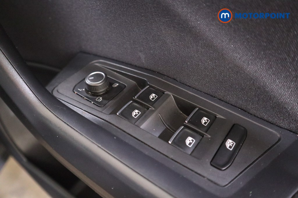 Volkswagen T-Roc Black Edition Manual Petrol SUV - Stock Number (1559937) - 10th supplementary image