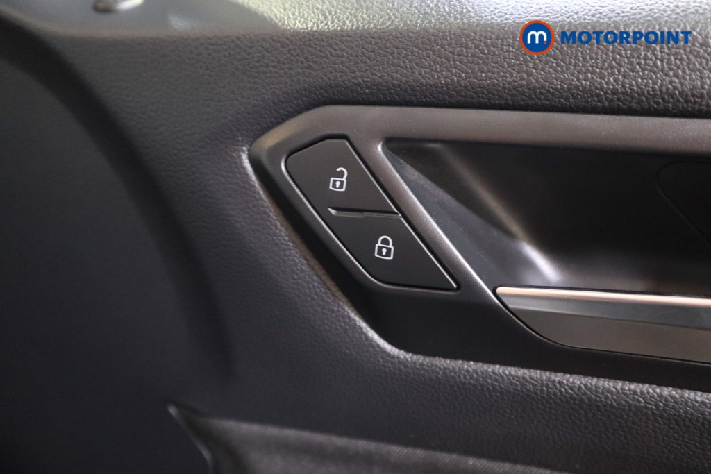 Volkswagen T-Roc Black Edition Manual Petrol SUV - Stock Number (1559937) - 11th supplementary image