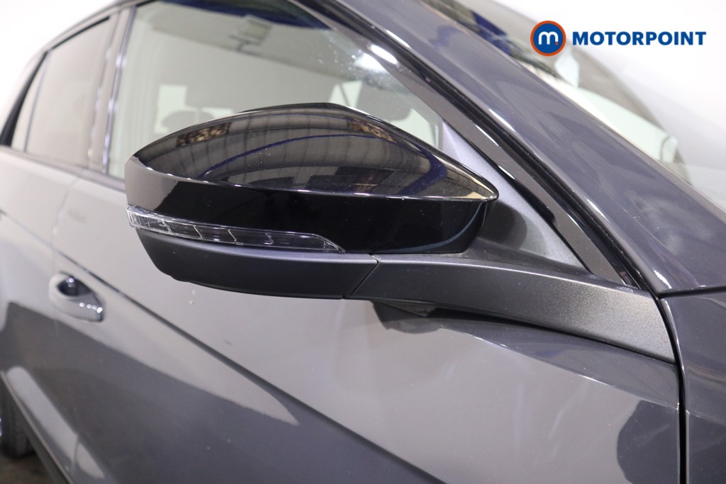 Volkswagen T-Roc Black Edition Manual Petrol SUV - Stock Number (1559937) - 22nd supplementary image