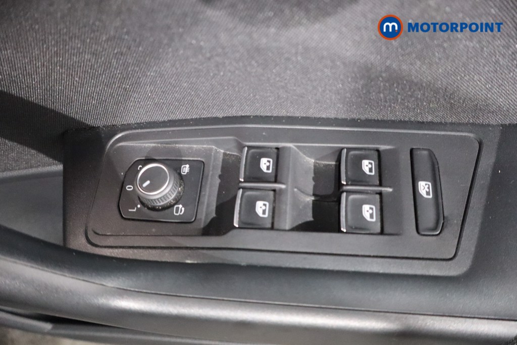 Volkswagen T-Roc Active Manual Petrol SUV - Stock Number (1560058) - 15th supplementary image