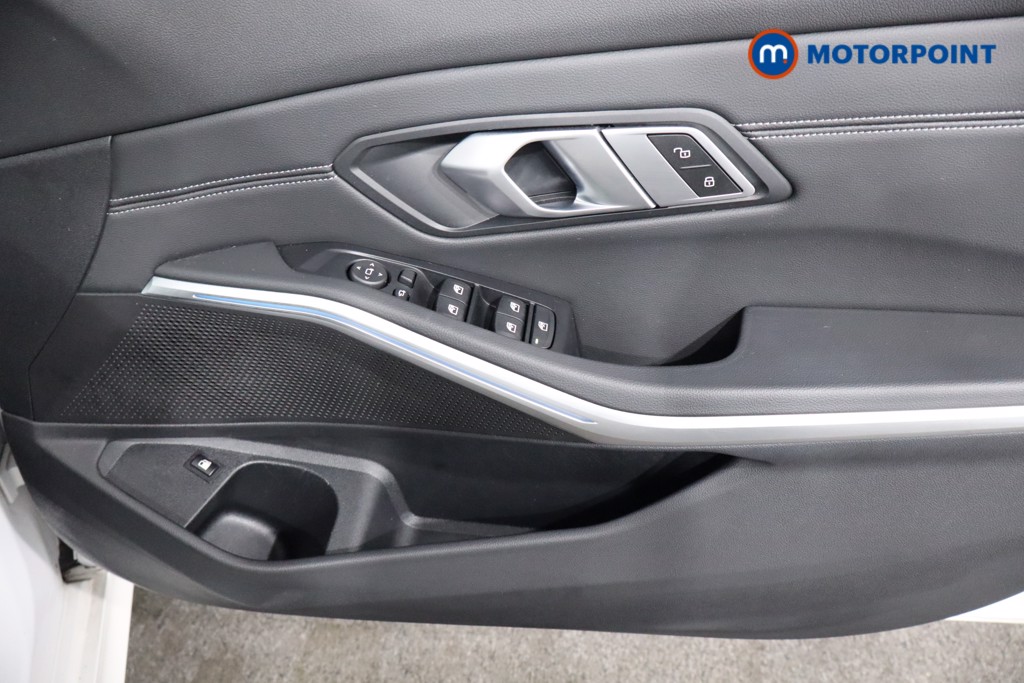 BMW 3 Series Sport Pro Automatic Petrol Plug-In Hybrid Saloon - Stock Number (1560247) - 17th supplementary image