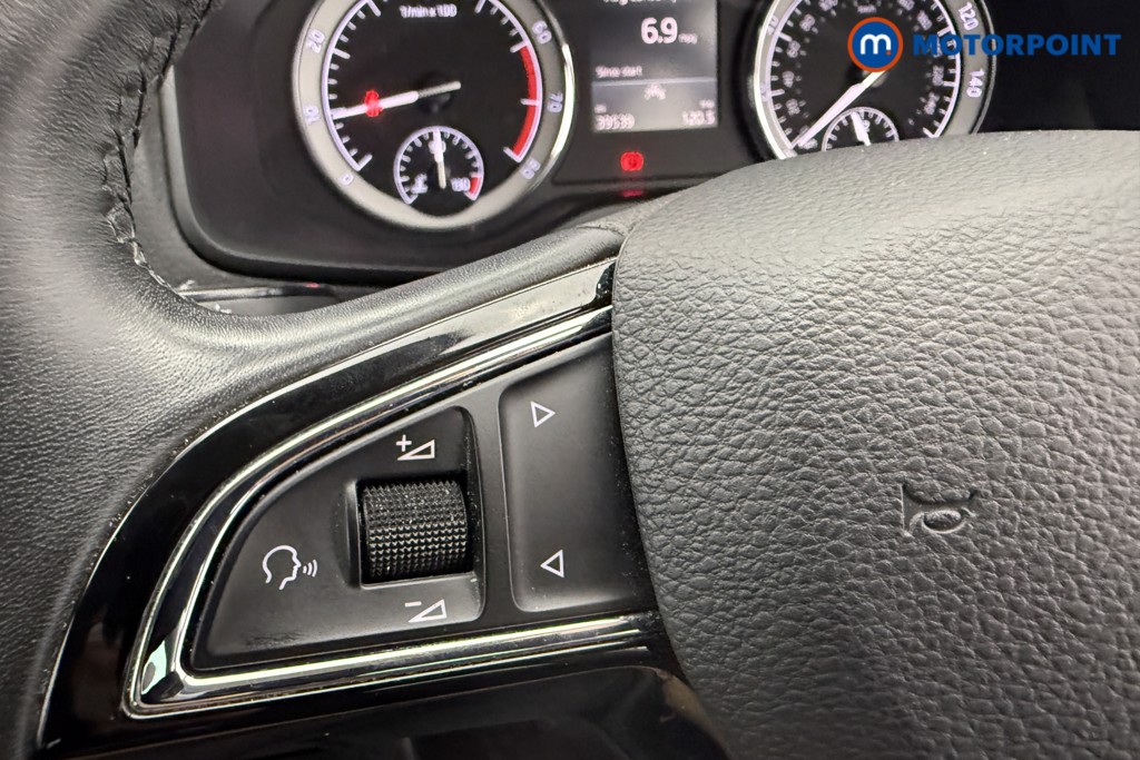 Skoda Karoq Se Drive Manual Petrol SUV - Stock Number (1560387) - 14th supplementary image