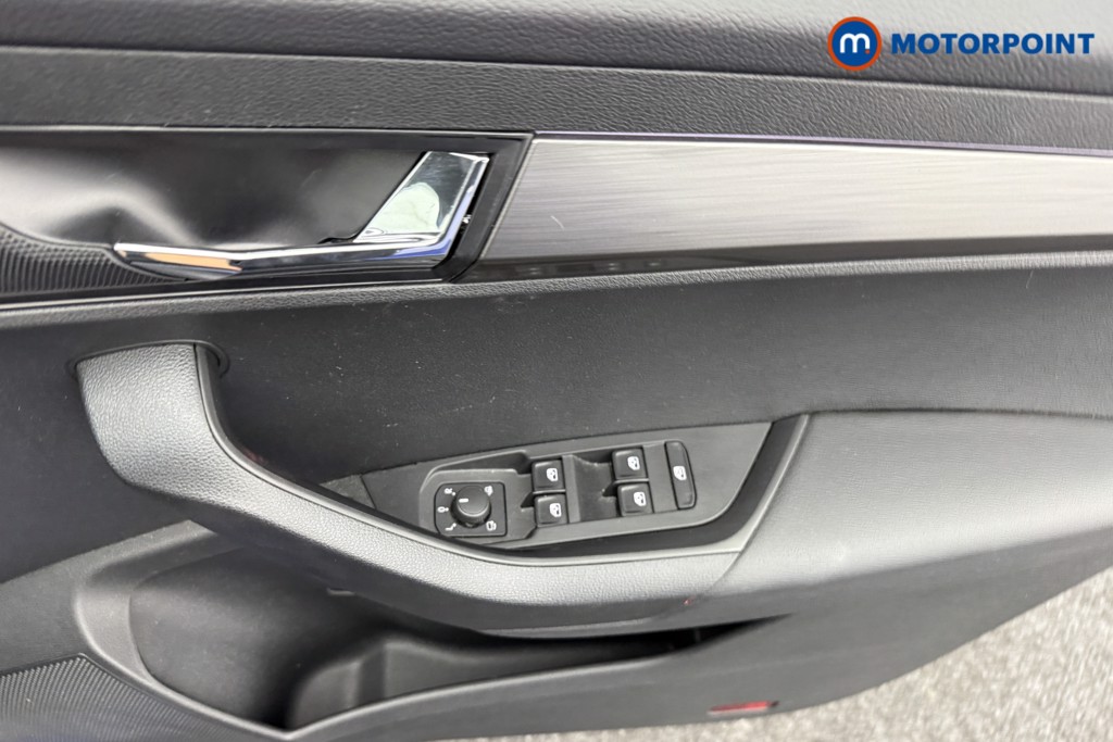 Skoda Karoq Se Drive Manual Petrol SUV - Stock Number (1560387) - 17th supplementary image