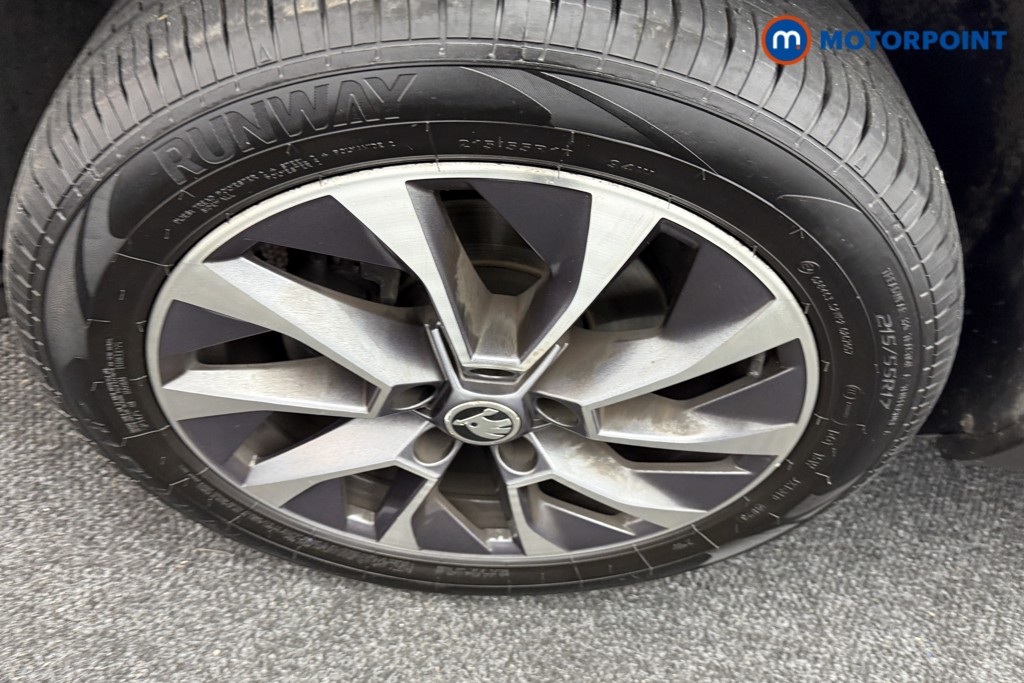 Skoda Karoq Se Drive Manual Petrol SUV - Stock Number (1560387) - 31st supplementary image