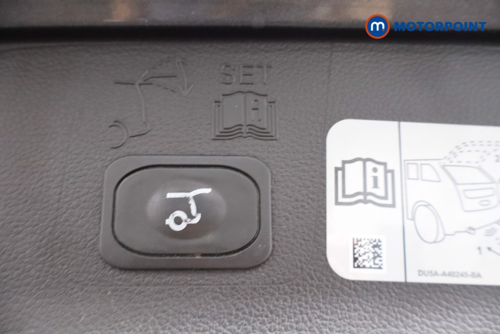 Ford Kuga Titanium X Edition Manual Petrol SUV - Stock Number (1561048) - 32nd supplementary image