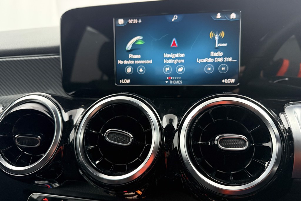 Mercedes-Benz GLB Amg Line Automatic Petrol SUV - Stock Number (1550576) - 10th supplementary image