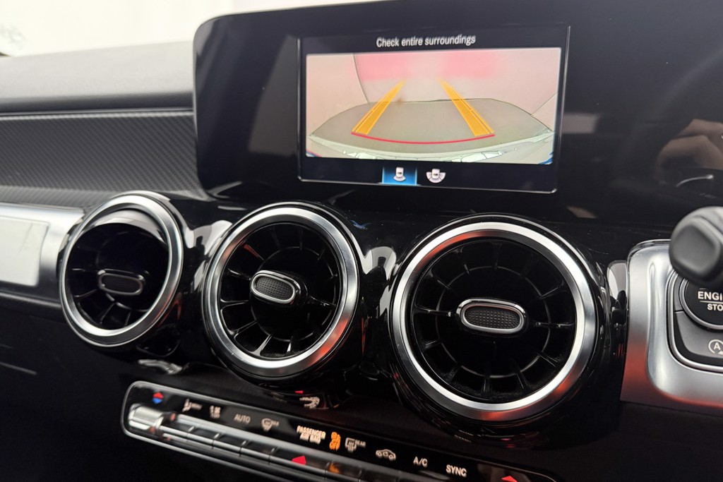 Mercedes-Benz GLB Amg Line Automatic Petrol SUV - Stock Number (1550576) - 13th supplementary image