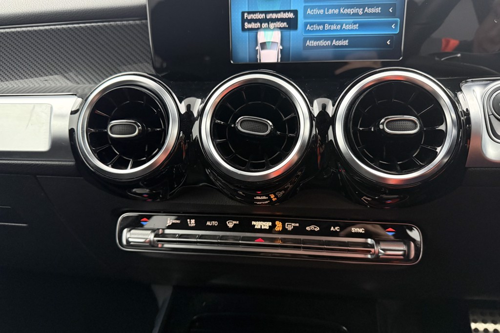 Mercedes-Benz GLB Amg Line Automatic Petrol SUV - Stock Number (1550576) - 14th supplementary image