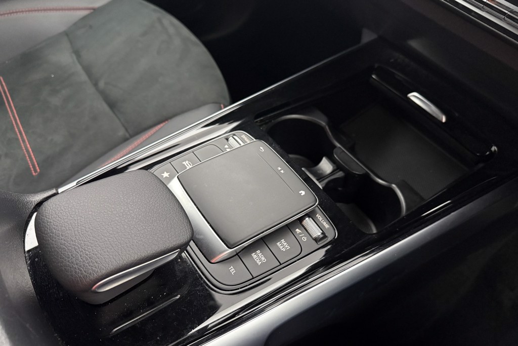 Mercedes-Benz GLB Amg Line Automatic Petrol SUV - Stock Number (1550576) - 19th supplementary image
