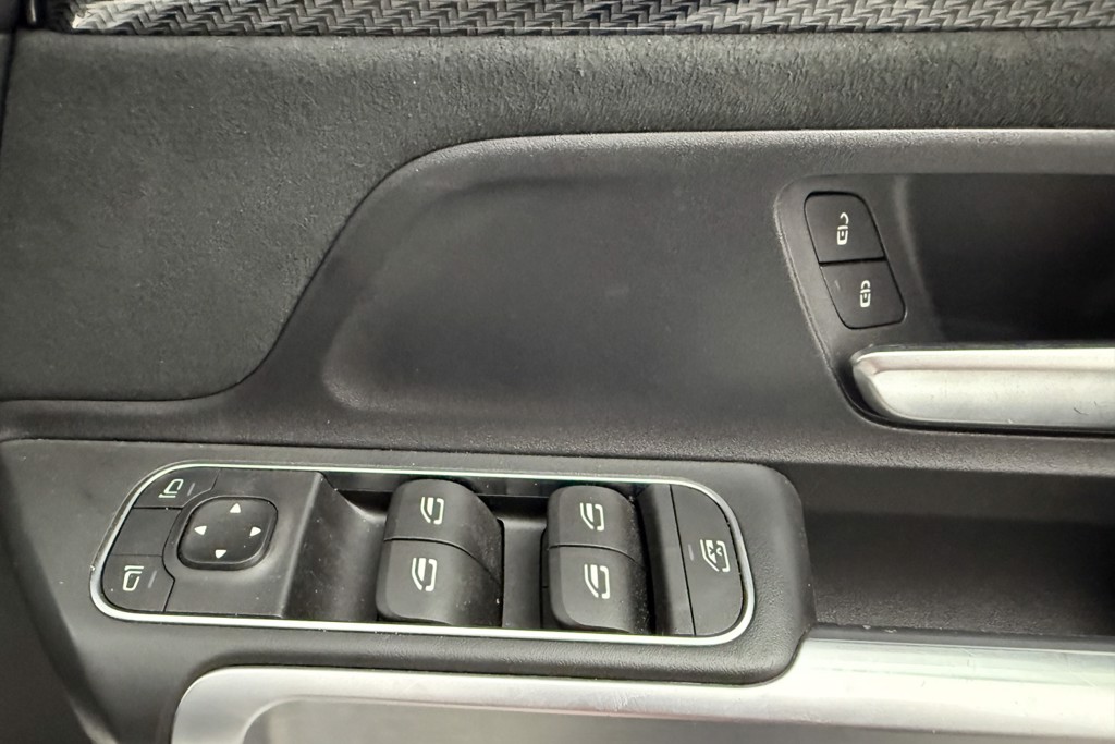 Mercedes-Benz GLB Amg Line Automatic Petrol SUV - Stock Number (1550576) - 24th supplementary image