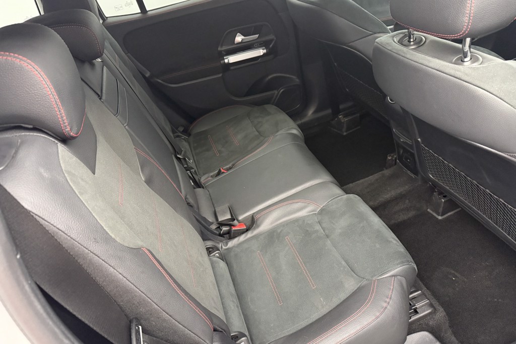 Mercedes-Benz GLB Amg Line Automatic Petrol SUV - Stock Number (1550576) - 28th supplementary image