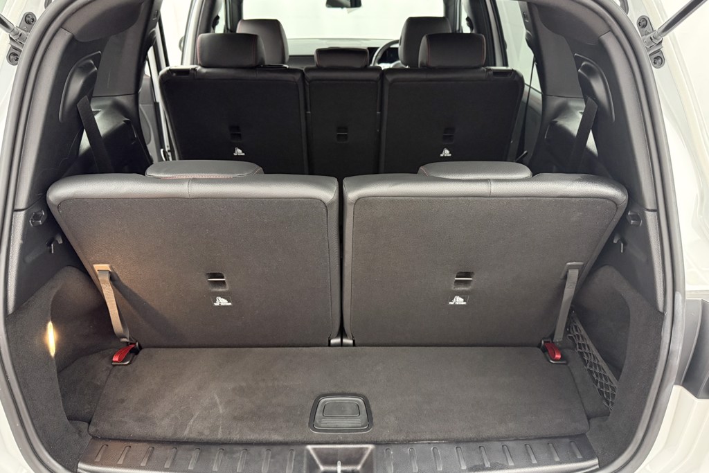Mercedes-Benz GLB Amg Line Automatic Petrol SUV - Stock Number (1550576) - 33rd supplementary image