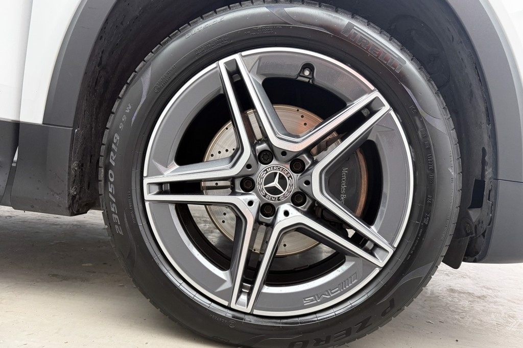 Mercedes-Benz GLB Amg Line Automatic Petrol SUV - Stock Number (1550576) - 38th supplementary image