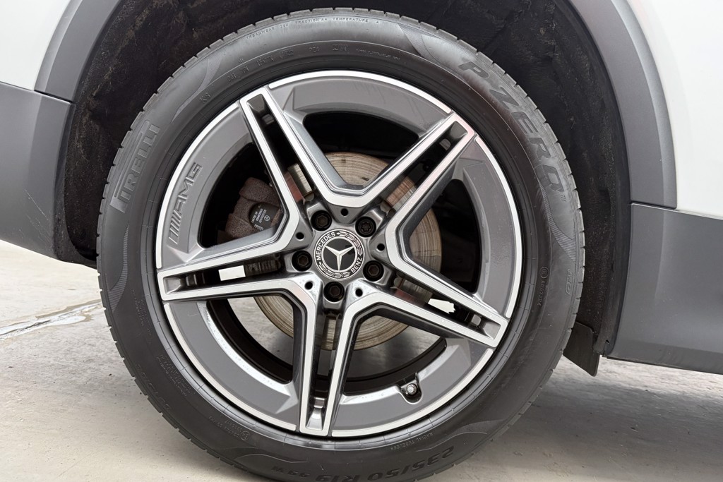 Mercedes-Benz GLB Amg Line Automatic Petrol SUV - Stock Number (1550576) - 39th supplementary image