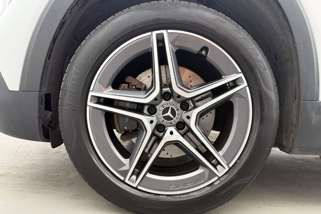 Mercedes-Benz GLB Amg Line Automatic Petrol SUV - Stock Number (1550576) - 41st supplementary image