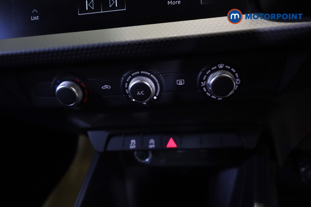 Audi A1 Technik Manual Petrol Hatchback - Stock Number (1551324) - 5th supplementary image
