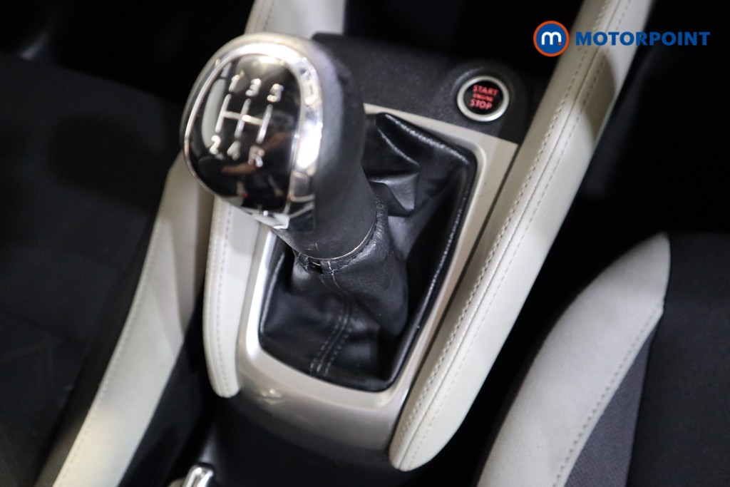 Nissan Micra Acenta Limited Edition Manual Petrol Hatchback - Stock Number (1552352) - 8th supplementary image