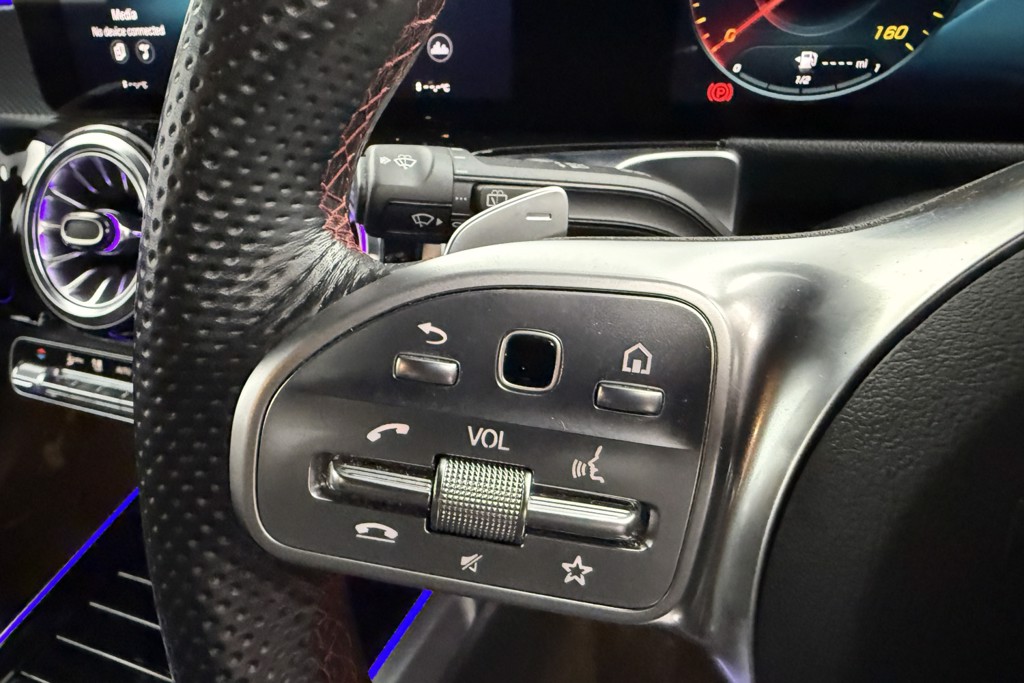 Mercedes-Benz GLB Amg Line Automatic Petrol SUV - Stock Number (1552738) - 3rd supplementary image