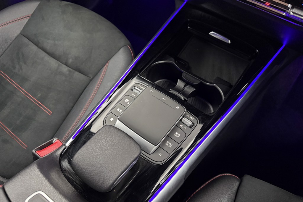 Mercedes-Benz GLB Amg Line Automatic Petrol SUV - Stock Number (1552738) - 12th supplementary image